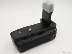 Дополнительный батарейный блок For Canon 5D Mark II (BG-E6)