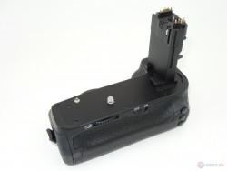 Дополнительный батарейный блок For Canon 6D (BG-E13)